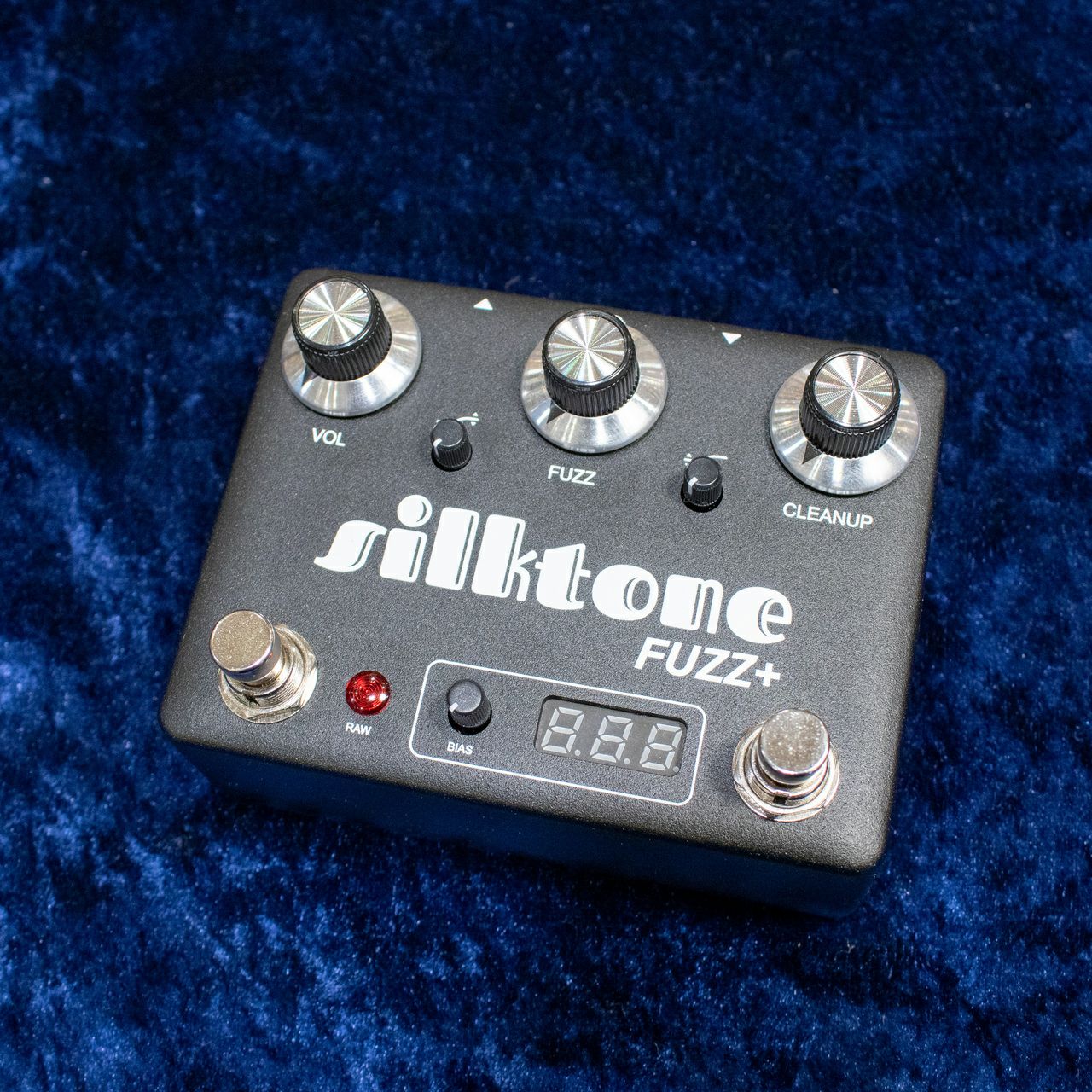 Silktone/Fuzz+ Black | 宮地楽器 ららぽーと立川立飛店 公式